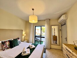 Faro Airport Flat 6 by Homing