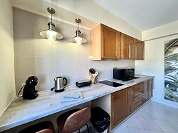 Faro Airport Flat 6 by Homing