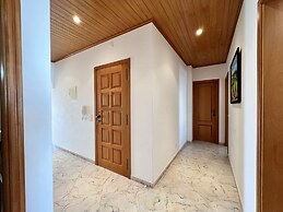 Quarteira Elegant With Pool by Homing