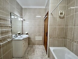 Quarteira Elegant With Pool by Homing