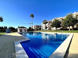 Quarteira Elegant With Pool by Homing