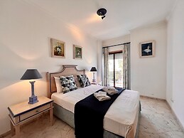 Quarteira Elegant With Pool by Homing