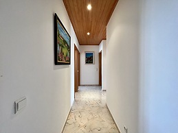 Quarteira Elegant With Pool by Homing