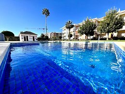 Quarteira Elegant With Pool by Homing