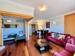 Albufeira Modern 2 by Homing