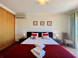 Albufeira Modern 2 by Homing