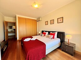 Albufeira Modern 2 by Homing