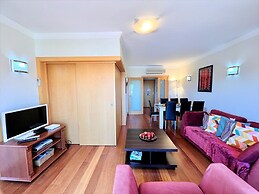 Albufeira Modern 2 by Homing