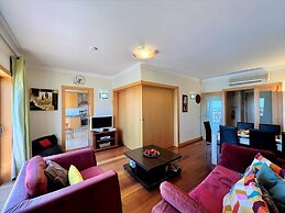 Albufeira Modern 2 by Homing