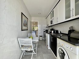 Quarteira Stylish With Pool by Homing