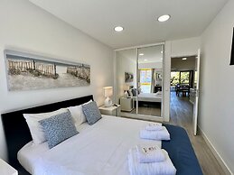 Quarteira Stylish With Pool by Homing