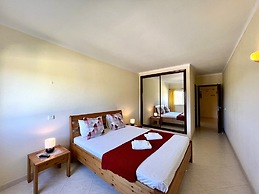 Alvor Paradise With Pool by Homing