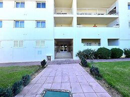 Alvor Paradise With Pool by Homing