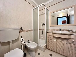 Alvor Paradise With Pool by Homing