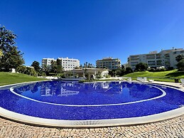 Alvor Paradise With Pool by Homing