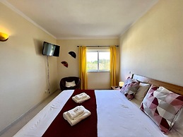 Alvor Paradise With Pool by Homing