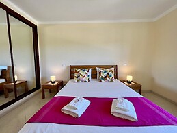 Alvor Paradise With Pool by Homing