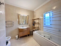 Albufeira Terrace With Pool by Homing