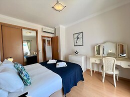 Albufeira Terrace With Pool by Homing