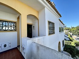 Quarteira Classic With Pool by Homing