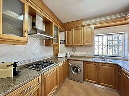 Quarteira Classic With Pool by Homing