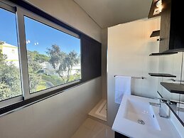 Quarteira Classic With Pool by Homing