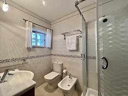 Quarteira Classic With Pool by Homing