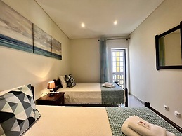 Quarteira Classic With Pool by Homing