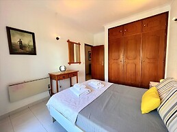 Albufeira Classic 1 With Pool by Homing