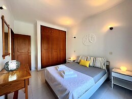 Albufeira Classic 1 With Pool by Homing