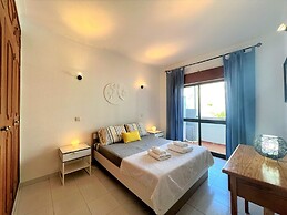 Albufeira Classic 1 With Pool by Homing