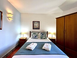 Vilamoura Traditional Villa With Pool