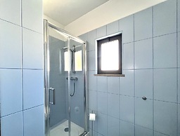 Vilamoura Traditional Villa With Pool