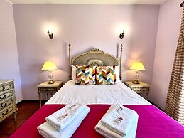 Vilamoura Traditional Villa With Pool