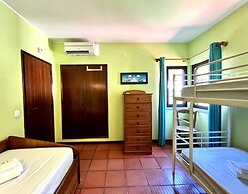 Vilamoura Traditional Villa With Pool