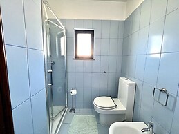 Vilamoura Traditional Villa With Pool