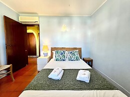 Vilamoura Traditional Villa With Pool