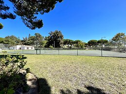 Vilamoura Traditional Villa With Pool