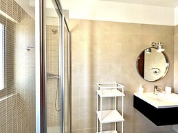 Vilamoura Traditional Villa With Pool