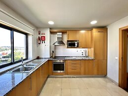 Albufeira Modern 3 With Pool by Homing