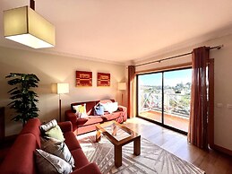 Albufeira Modern 3 With Pool by Homing