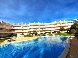 Vilamoura Typical 2 With Pool by Homing