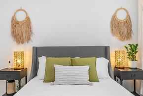 Bodur's Nest Whispering Garden (95762464)