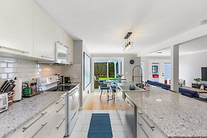 Bodur's Nest Whispering Garden (95762464)