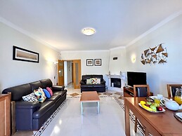 Pêra Brightness Villa by Homing