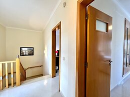 Pêra Brightness Villa by Homing