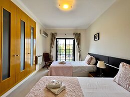 Pêra Brightness Villa by Homing