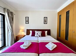 Pêra Brightness Villa by Homing