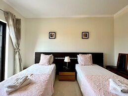 Pêra Brightness Villa by Homing