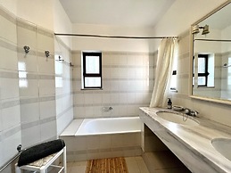 Vilamoura Classic Villa With Pool